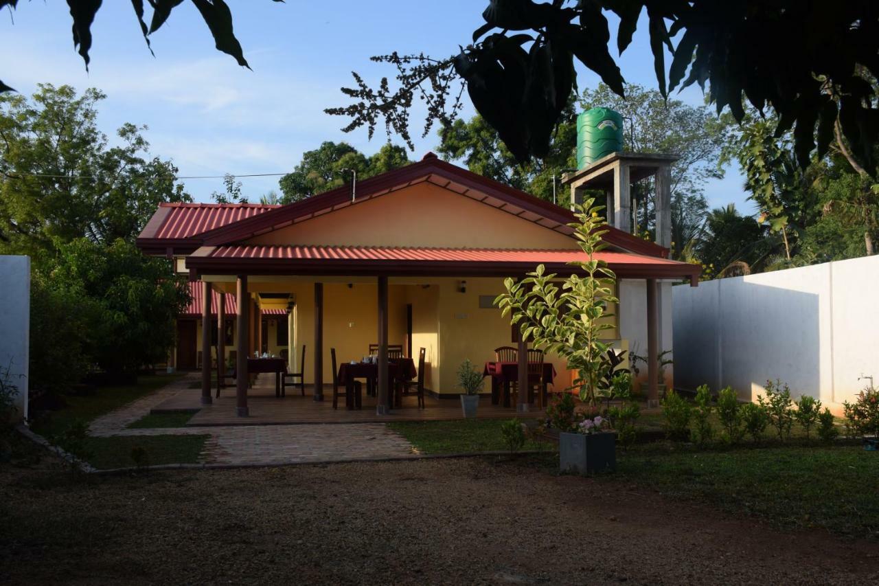 Gold Inn Dambulla Exterior foto